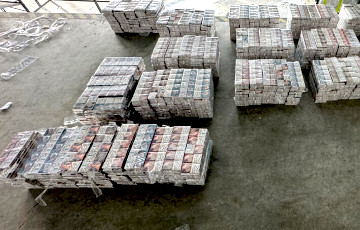 Беларус начыніў прычэп легкавога аўтамабіля цыгарэтамі