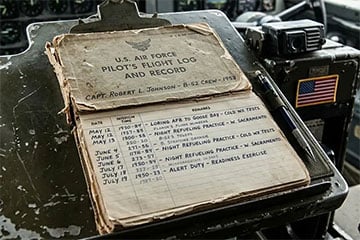 Дзённік лётчыка, які скінуў бомбу на Хірасіму, прадаецца амаль за $1 млн