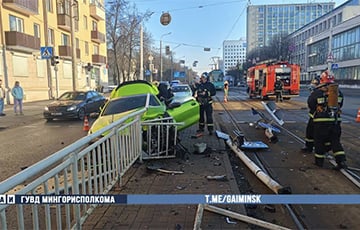 В центре Минска BMW протаранил остановку