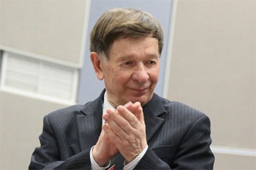 Умер поэт Владимир Каризна