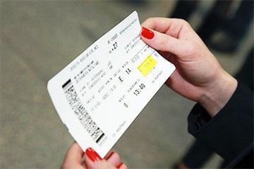 «Кто-нибудь покупает билеты на их концерты?»