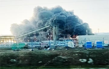 В Краснодарском крае РФ вспыхнули резервуары с топливом