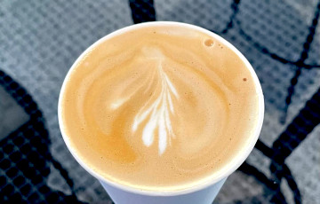 Россиянка летела через Минск и устроила скандал из-за кофе и блинчика в аэропорту