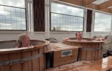 В Дании депутат и министр от правящей коалиции агитировали прямо в сауне