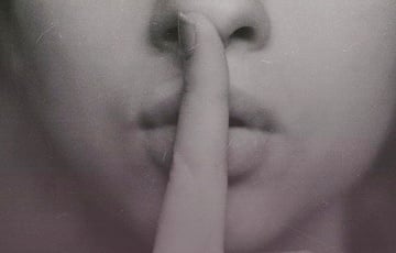 Маўчанне стала інструментам улады ў эпоху інфармацыйных войнаў