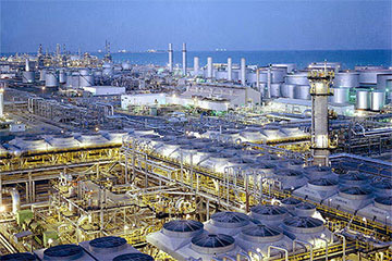 Крупнейший НПЗ Саудовской Аравии возобновил работу после удара БПЛА