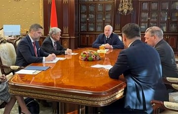 В Минск приехал спецпосланник Трампа Джон Коул