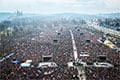 Многотысячный митинг против правительства Бабиша проходит в Праге