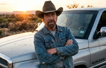 Магутныя і эфектныя: найбольш вядомыя аўтамабілі Чака Норыса