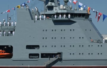 Чуть не затонул: появился новый снимок подбитого российского ледокола «Пурга»