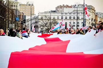 У Варшаве беларусы святкуюць Дзень Волі