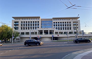 Минский отель готов платить сотруднику до 19 тысяч рублей