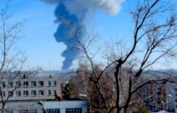 На химзаводе в Татарстане после взрывов начался мощный пожар
