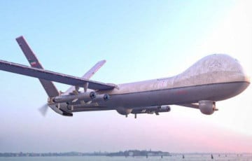 Унікальныя кадры: украінскі дрон за $2 тыс. збівае іранскі «Махаджэр» за $5 млн