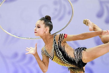 Гимнастка из РФ отвернулась от флага Украины на Кубке мира