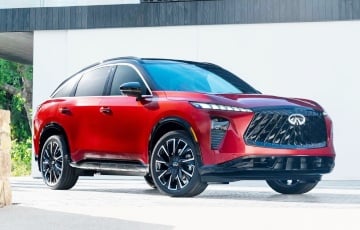 Infiniti пафарбуе новы аўтамабіль сапраўдным золатам