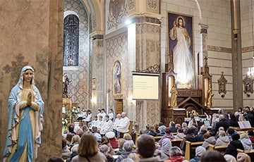 Каталікі святкуюць Вялікдзень: яркі рэпартаж з Вілейкі