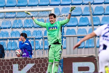 Голкипер в чемпионате Турции забил фантастический гол ударом через все поле