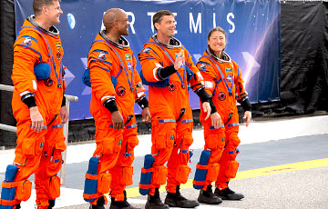 Экипаж «Артемиды» потерял связь с Землей