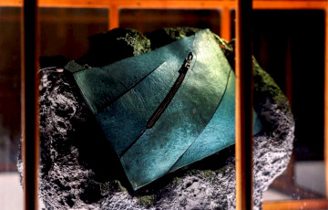 Сумку из ДНК тираннозавра выставили в музее