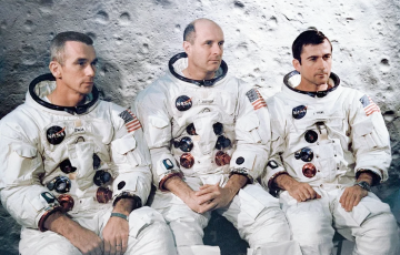 Астронавты NASA услышали загадочные звуки на обратной стороне Луны