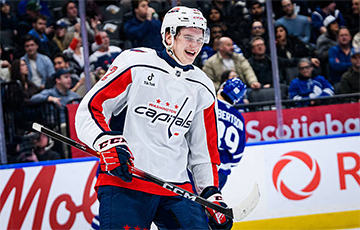 Ілля Протас дэбютаваў у НХЛ за «Вашынгтон»