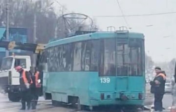 В Минске трамвай сошел с рельсов