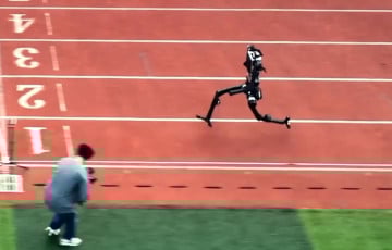 Человекоподобный робот установил рекорд скорости бега