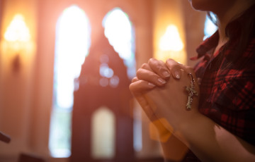 Профессор рассказал, в чем польза молитвы для организма