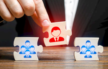 Большинство российских компаний заморозили найм до конца года