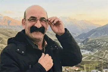 Турецкий политик взорвал интернет своими пышными усами