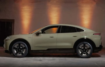 Porsche представила самый мощный автомобиль в своей истории