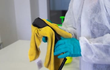 «Женщину из «квартиры Плюшкина» забрала скорая, но через час она сбежала»