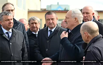 Фотофакт: С какими лицами Лукашенко и его свита инспектировали Мозырьский район
