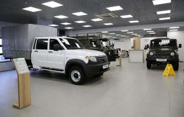 Продажи машин российского УАЗ рухнули на треть