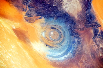 В Сахаре обнаружили гигантский 48-километровый «глаз»