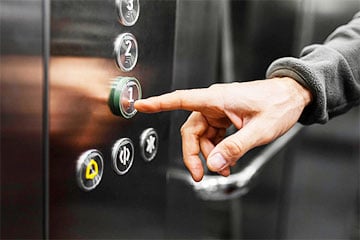 Белорус показал необычный лифт в Гомеле