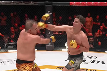 Польские политики из противоборствующих партий сошлись в поединке ММА