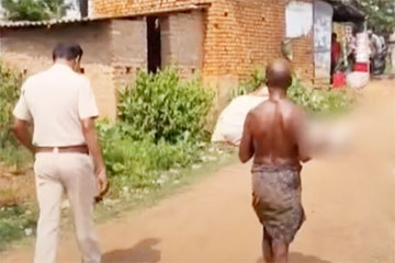 У Індыі мужчына прынёс у банк парэшткі сястры, каб даказаць яе смерць