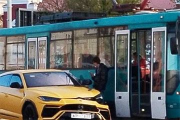 У Мінску Lamborghini Urus трапіў у ДТЗ