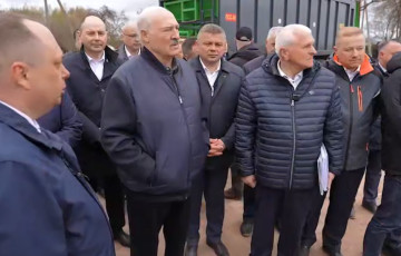 Лукашенко похвалил «отечественную» сеялку, которую украли у немецкого бренда
