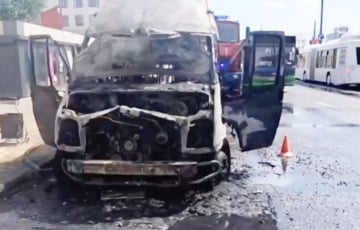 В Могилеве во время движения загорелась маршрутка