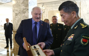 Посещавший Беларусь экс-министр обороны Китая на родине приговорен к смертной казни
