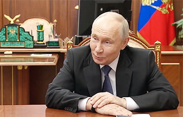 Чиновников, встречающихся с Путиным, обязали сдавать наручные часы