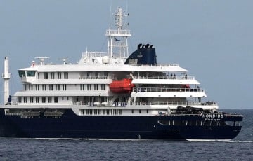 На Канарах начались протесты из-за прибытия лайнера с хантавирусом