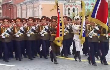 Позолоченные автоматы и бронежилет Путина