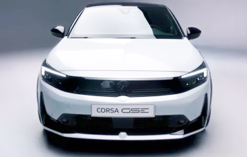 Знакаміты бюджэтнік Opel паказалі ўжывую ў топавым выкананні