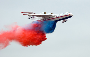 Украинцы уничтожили российские самолет-амфибию Бе-200 и вертолет Ка-27