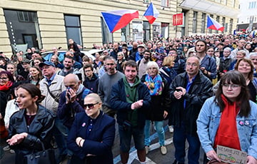 В 12 городах Чехии проходят протесты против законопроекта по финансированию СМИ