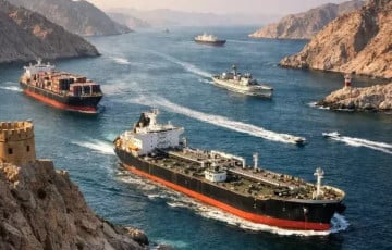 Три супертанкера с шестью миллионами баррелей нефти пересекли Ормузский пролив